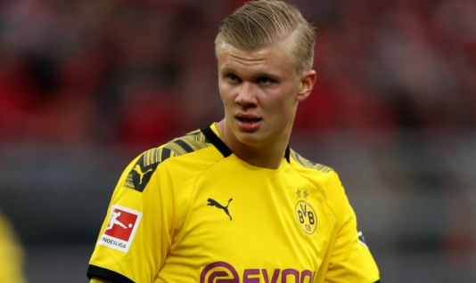 邮报：新主场用地估值存在分歧，曼联可能先买一部分土地开建（邮报：新球场用地估值有分歧，曼联或先购部分地块动工）