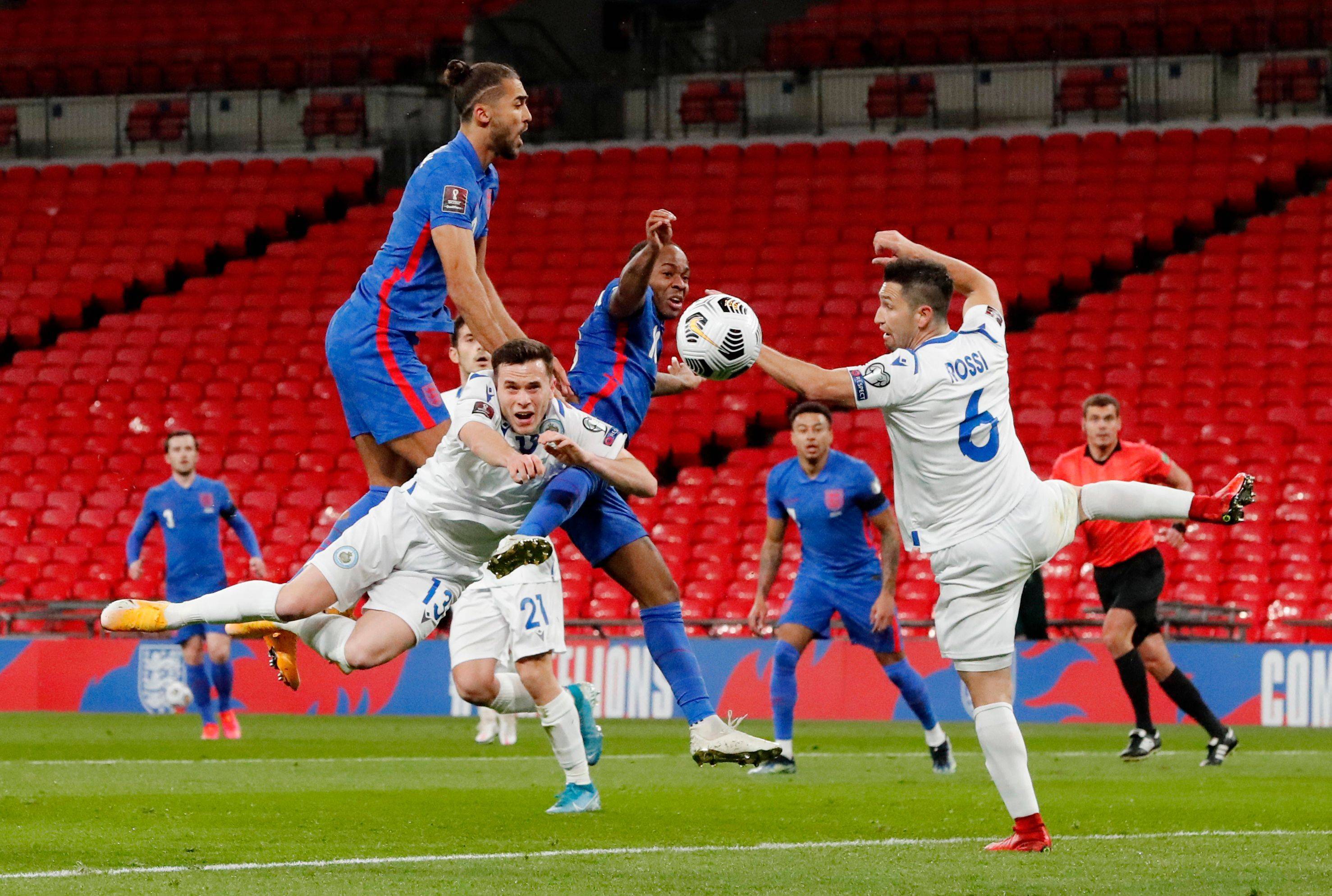 维尼修斯：友谊赛能帮巴西积累经验；我们都很喜欢和安帅共事（维尼修斯：热身赛助巴西涨经验；全队都喜欢与安切洛蒂合作）