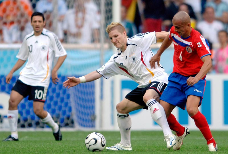 皇马主帅还没过关！2天后西甲非胜不可，输球或走人，2巨星能救他（皇马主帅命悬一线！两天后西甲唯胜不可，若失利恐下课，两巨星或成救命稻草）