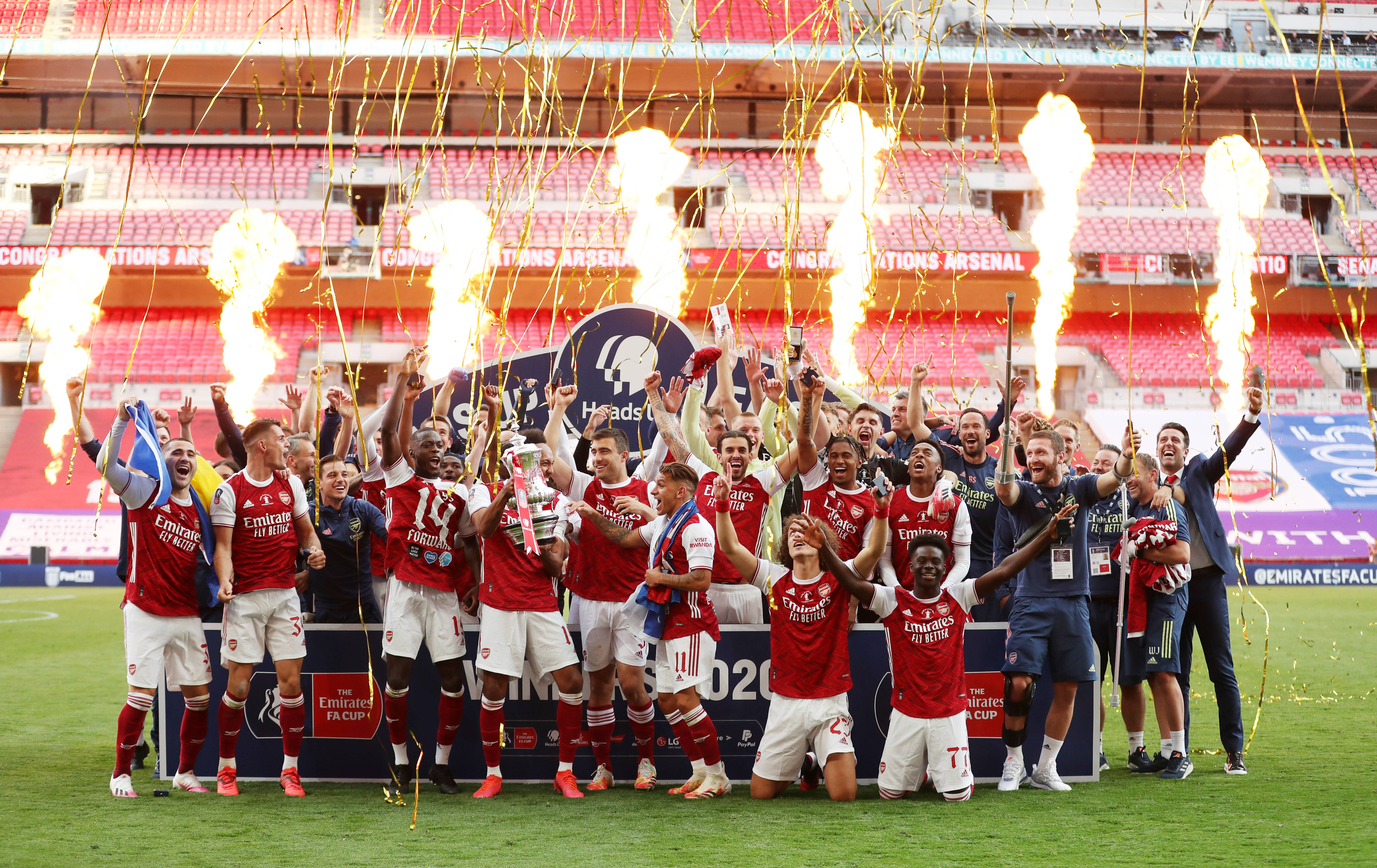 教练夸他“像黄金一样重要”（教练：他的重要性堪比黄金）