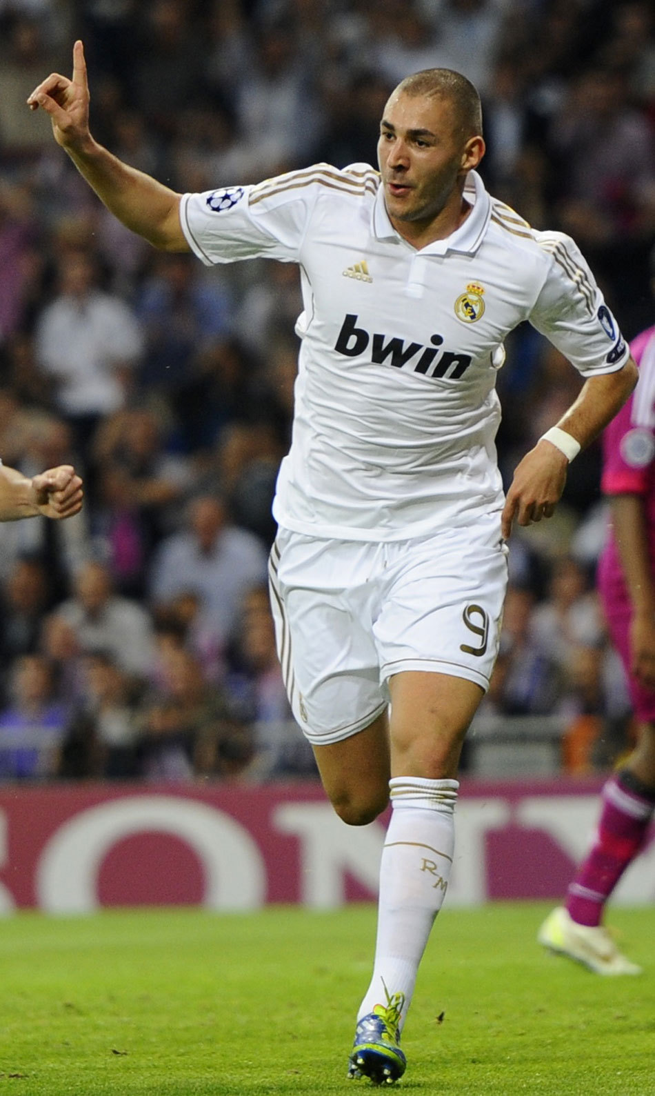 阿莱尼亚：佩德里对巴萨来说不可或缺；热刺曾经想签下我（阿莱尼亚：佩德里对巴萨至关重要，热刺曾试图签下我）